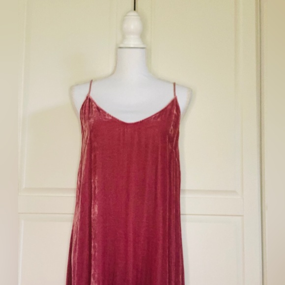 Velvet Midi Dress - Picture 3 of 7